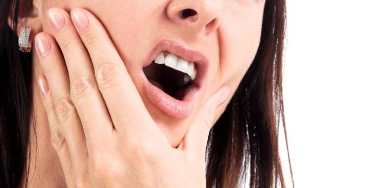 7 Cách giảm ê buốt răng sau khi tẩy trắng cực đơn giản