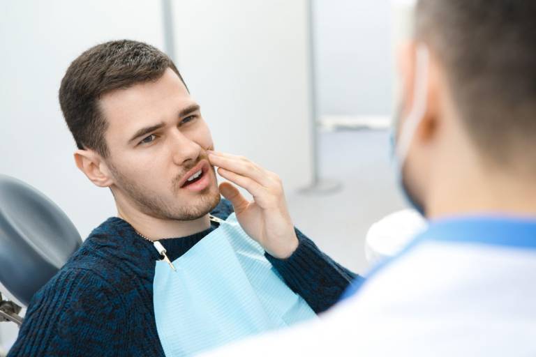 Các biện pháp xử lý những dấu hiệu bất thường sau khi lấy tủy răng