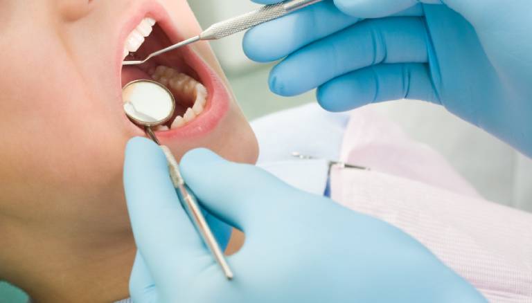Lấy tủy răng sữa ở trẻ có ảnh hưởng đến răng vĩnh viễn không?