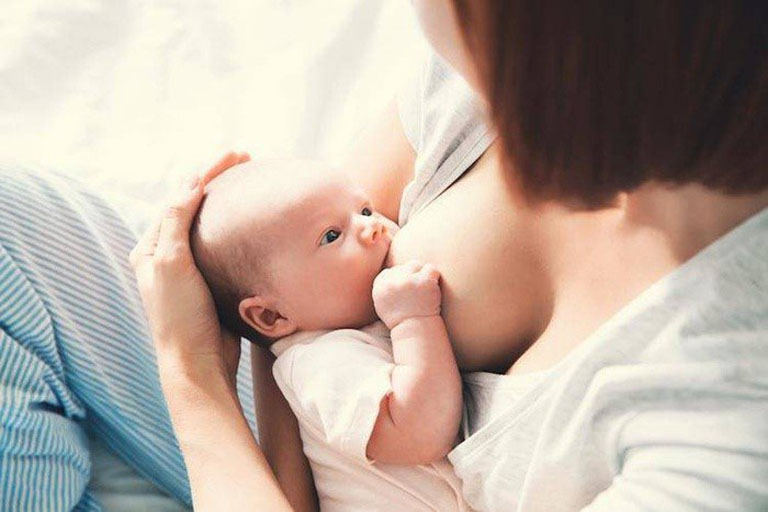 cách chữa bệnh nhiệt miệng cho trẻ sơ sinh