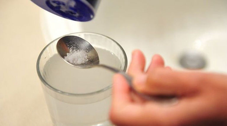 cách pha nước muối súc miệng tại nhà