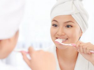 Khi bị chảy máu chân răng sử dụng kem đánh răng nào