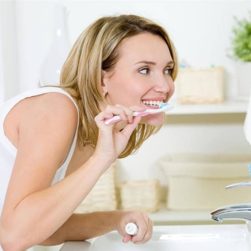 Chăm sóc răng miệng đúng cách giúp ngăn chặn bệnh lý nha khoa 
