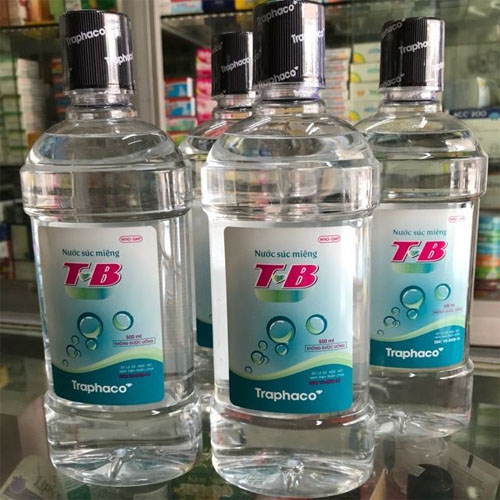 Nước súc miệng trị sâu răng TB thuộc thương hiệu Traphaco Việt Nam